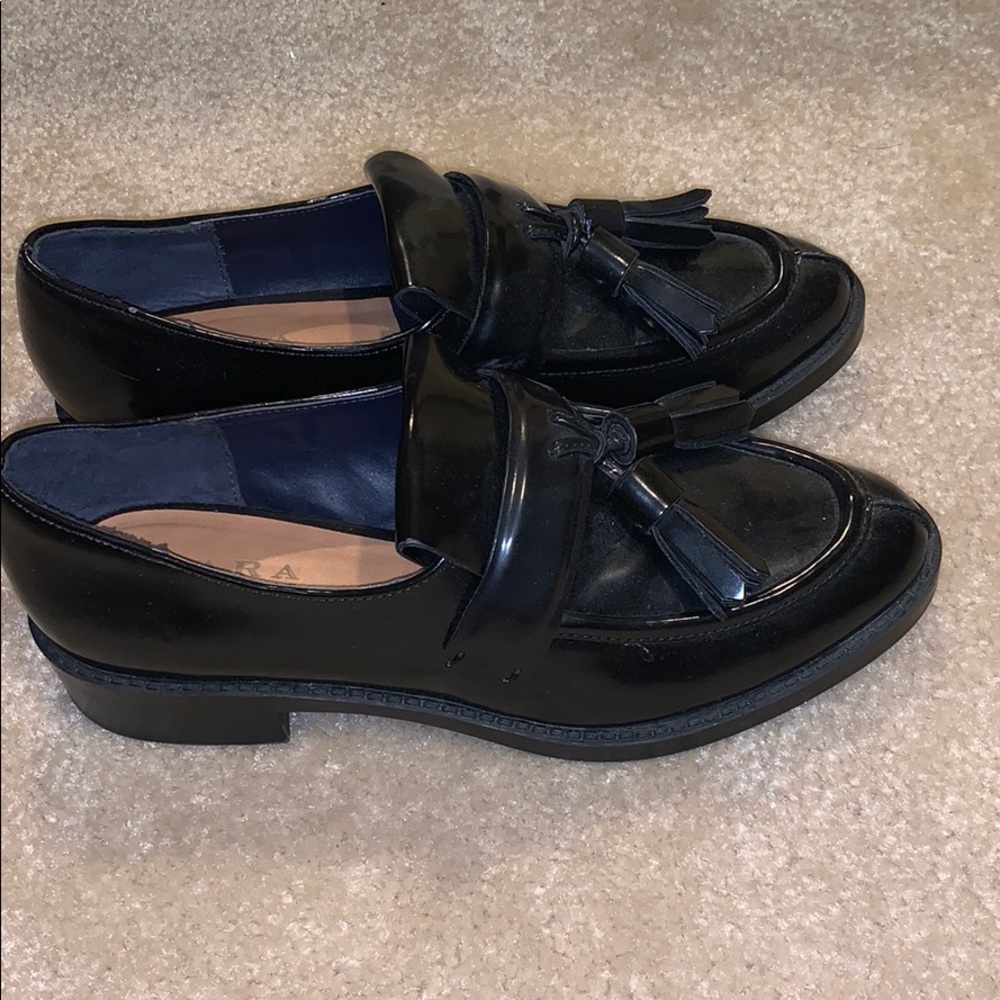 Fashionable flats!!!! - Picture 2 of 2